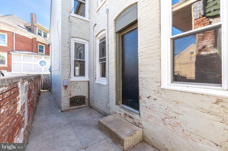 319 W MIFFLIN STREET