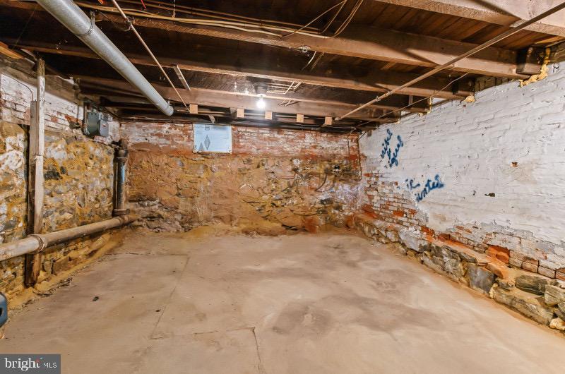 319 W MIFFLIN STREET