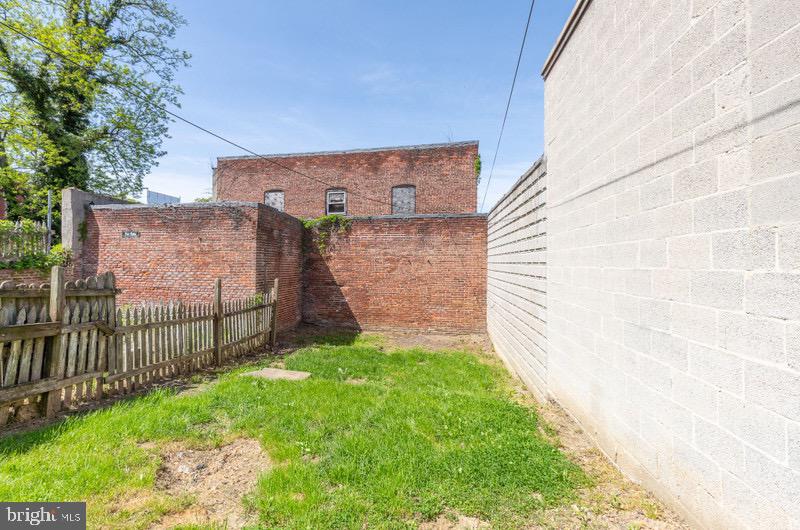 319 W MIFFLIN STREET
