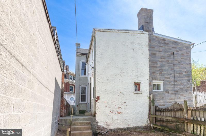 319 W MIFFLIN STREET