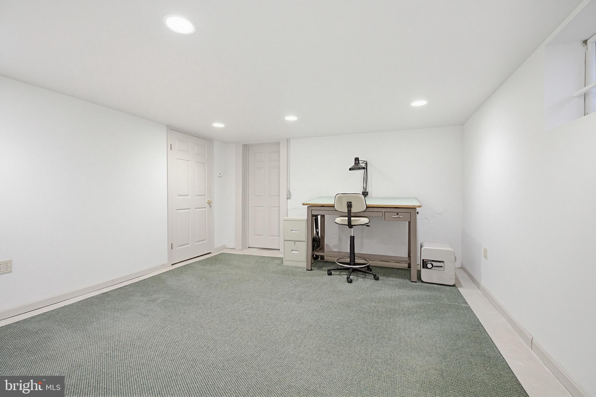 48 WYNDMERE WAY