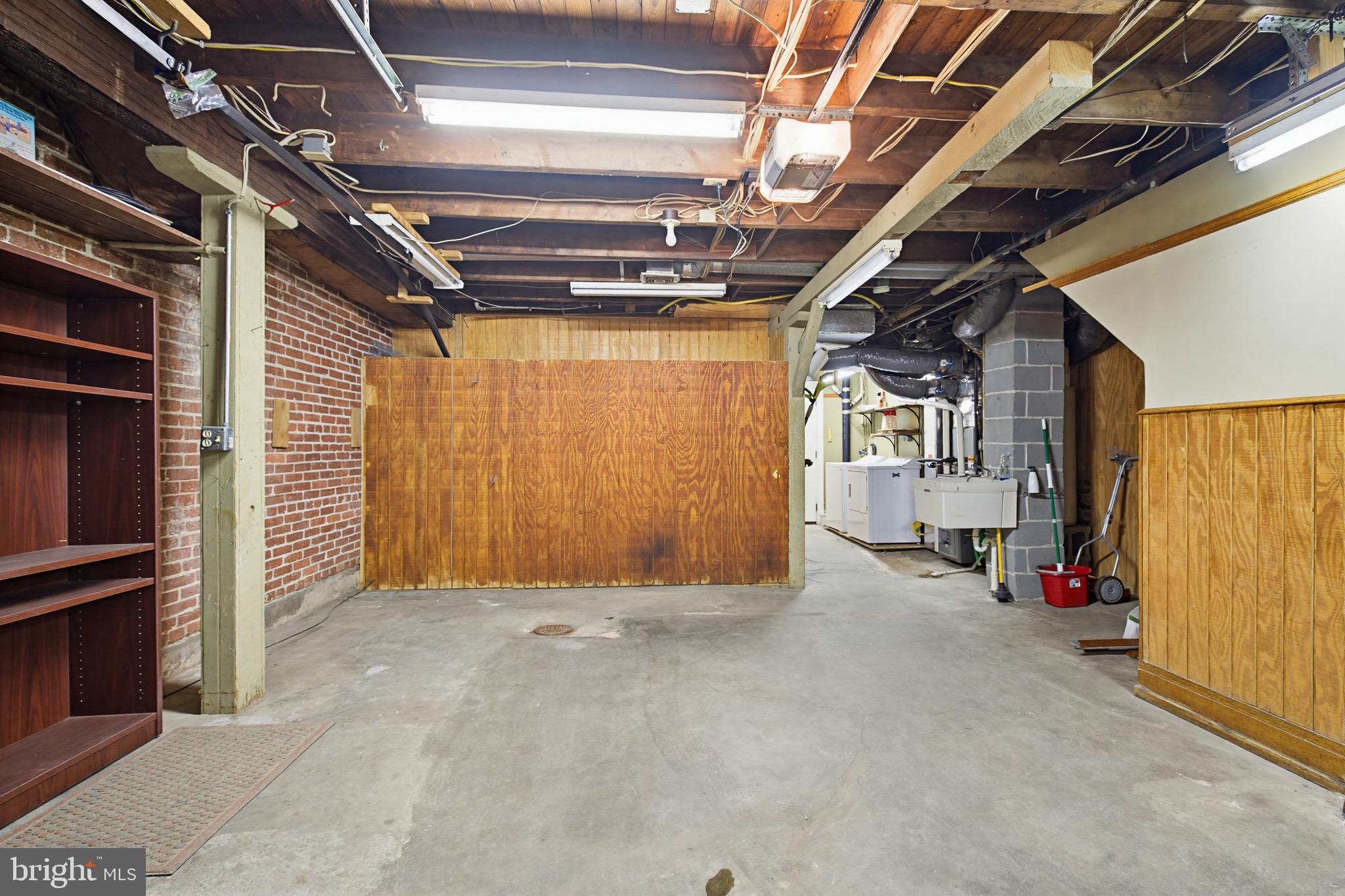 432 W MARION STREET