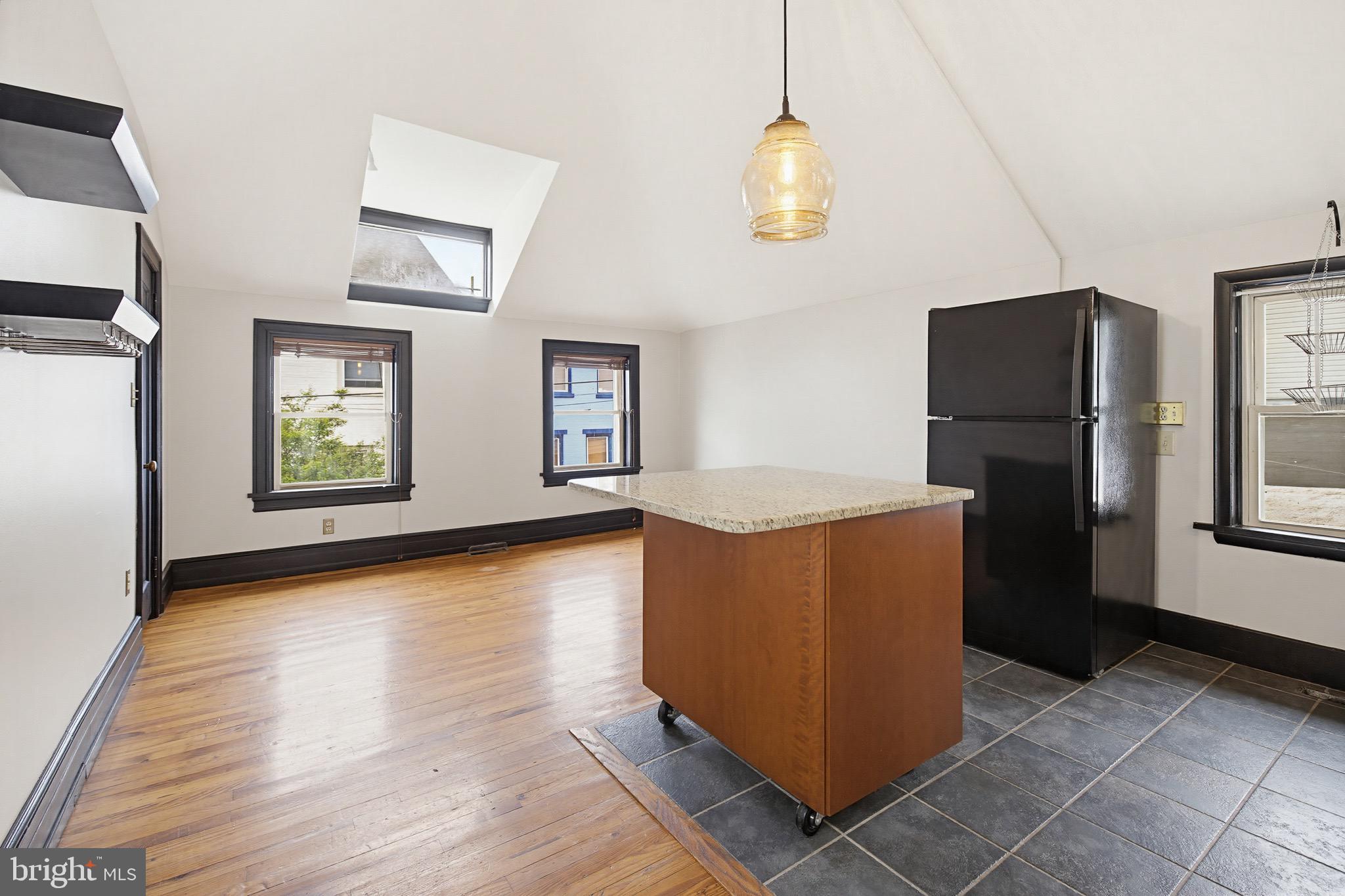 432 W MARION STREET