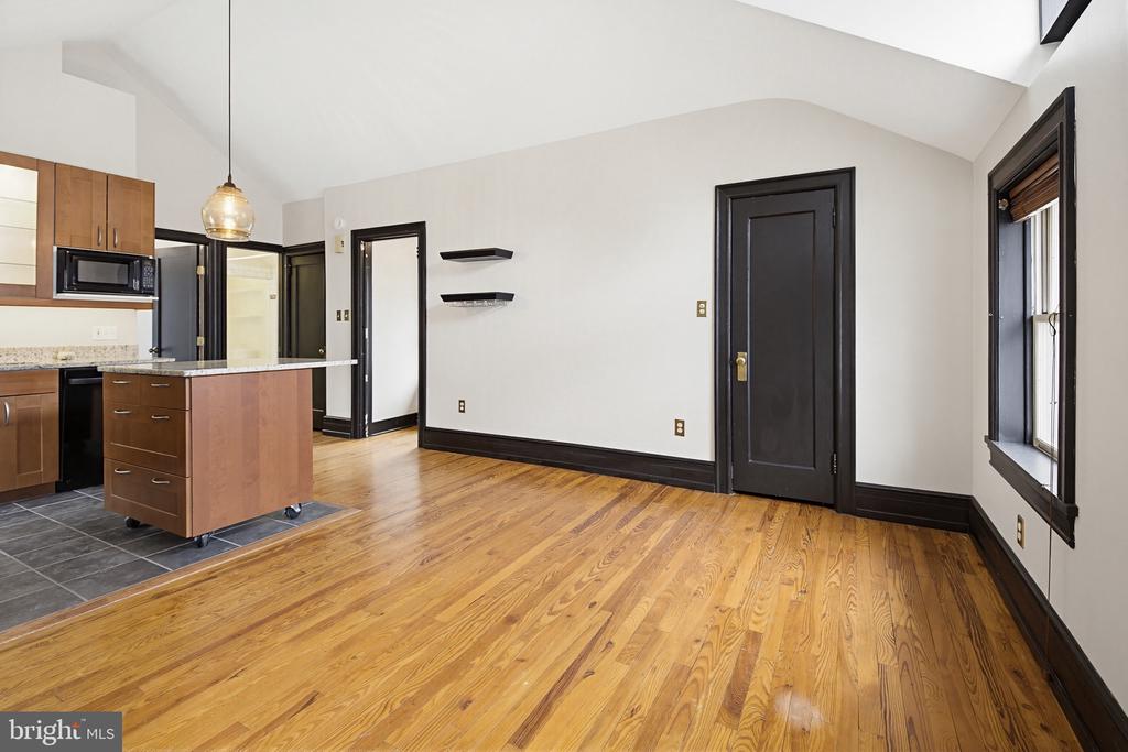 432 W MARION STREET