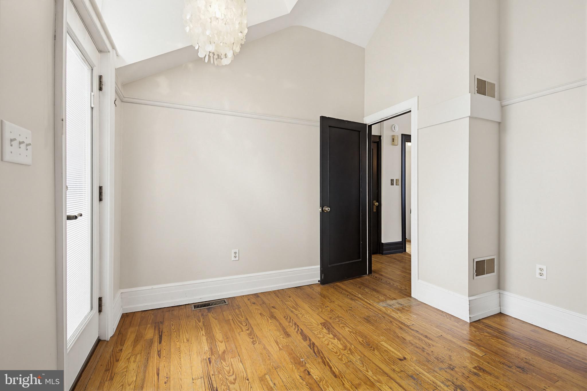 432 W MARION STREET