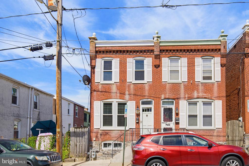 139 CRYSTAL STREET