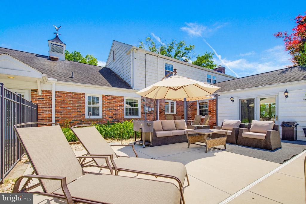 1349 COUNTRY CLUB DRIVE