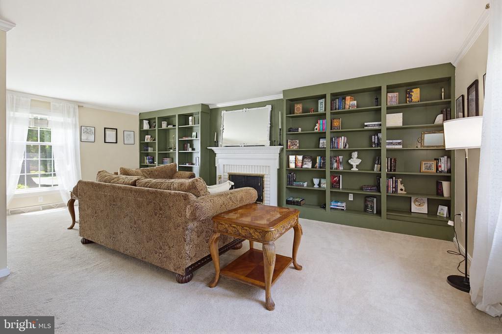 1349 COUNTRY CLUB DRIVE
