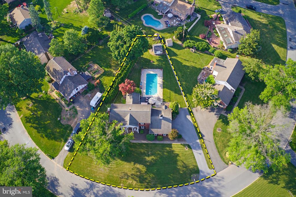 1349 COUNTRY CLUB DRIVE