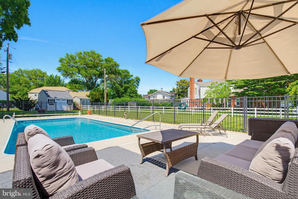 1349 COUNTRY CLUB DRIVE