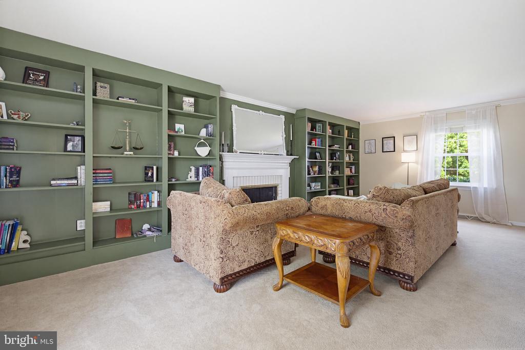 1349 COUNTRY CLUB DRIVE