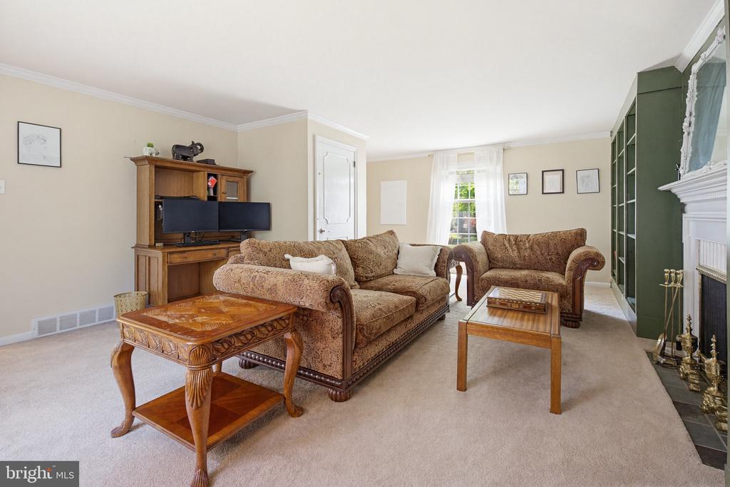 1349 COUNTRY CLUB DRIVE