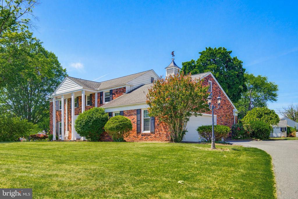 1349 COUNTRY CLUB DRIVE
