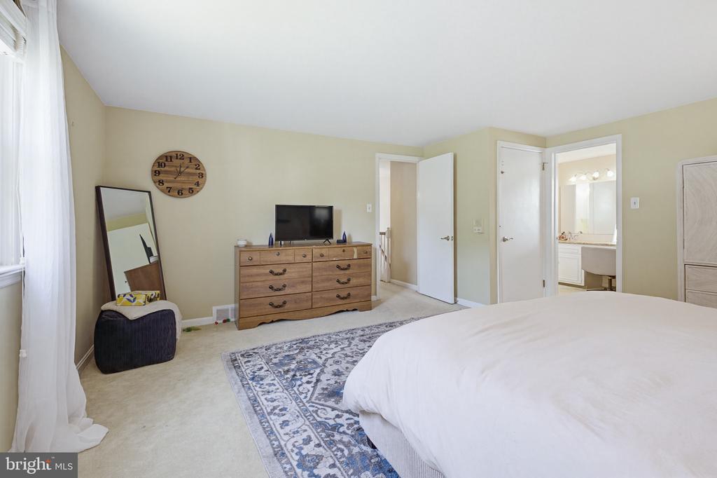 1349 COUNTRY CLUB DRIVE