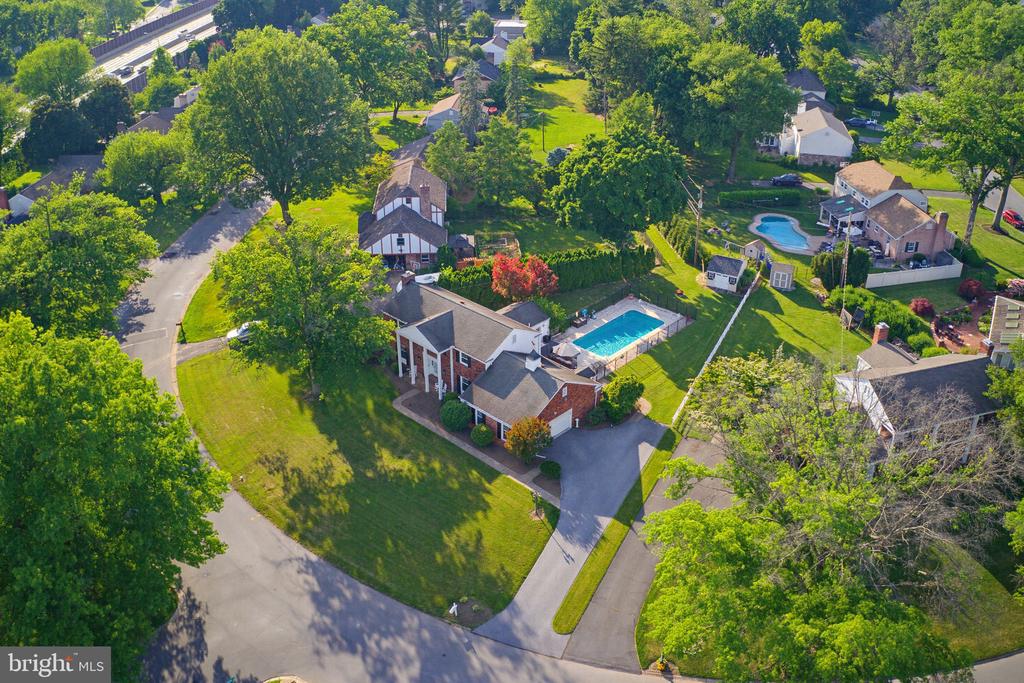 1349 COUNTRY CLUB DRIVE