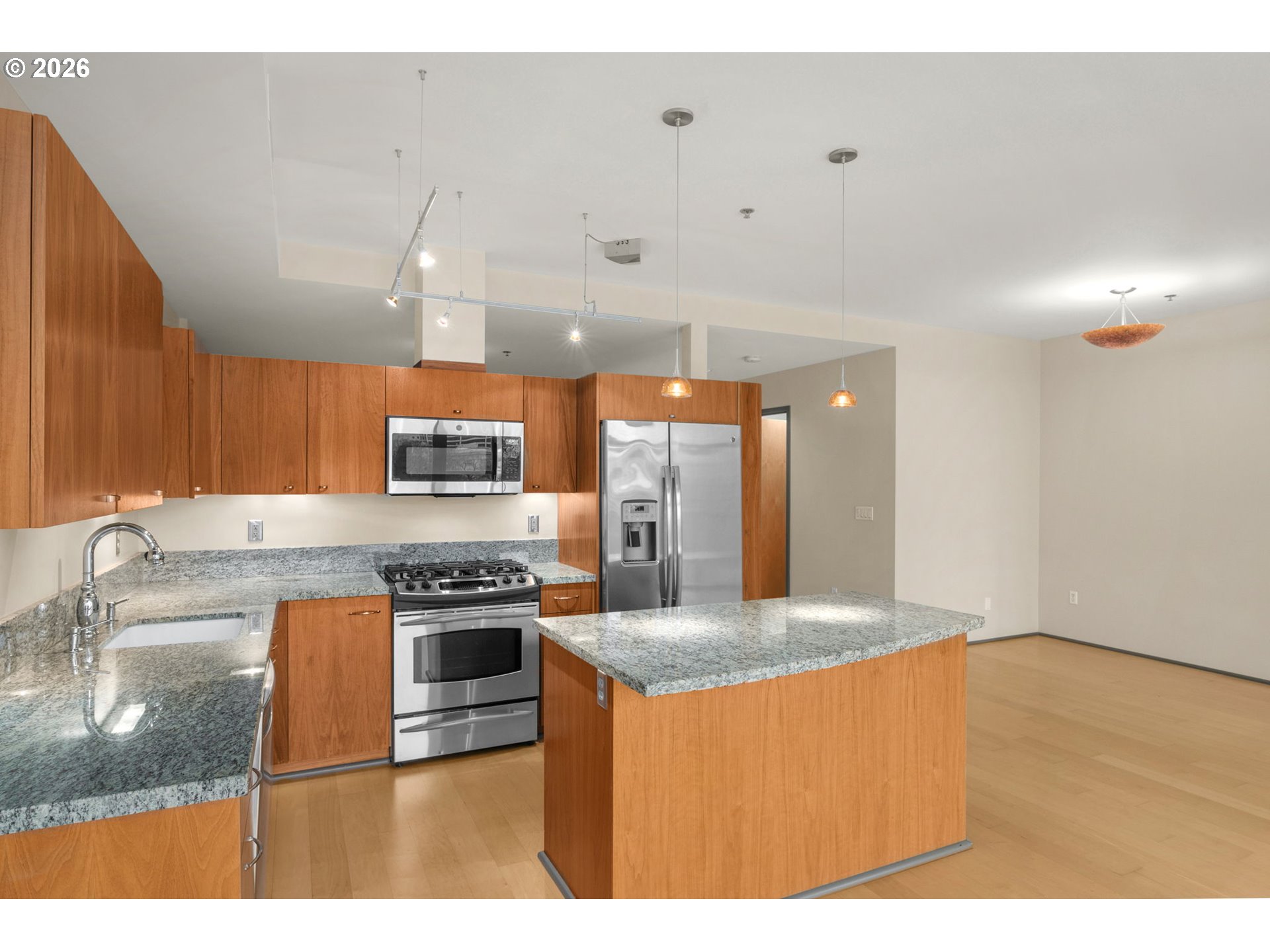 1221 SW 10TH AVE 702