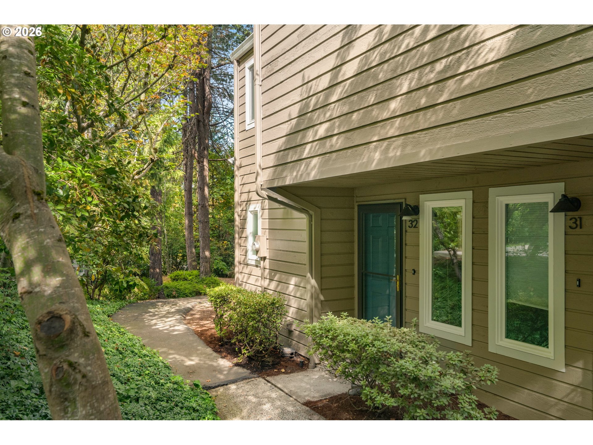 4880 SW SCHOLLS FERRY RD 32