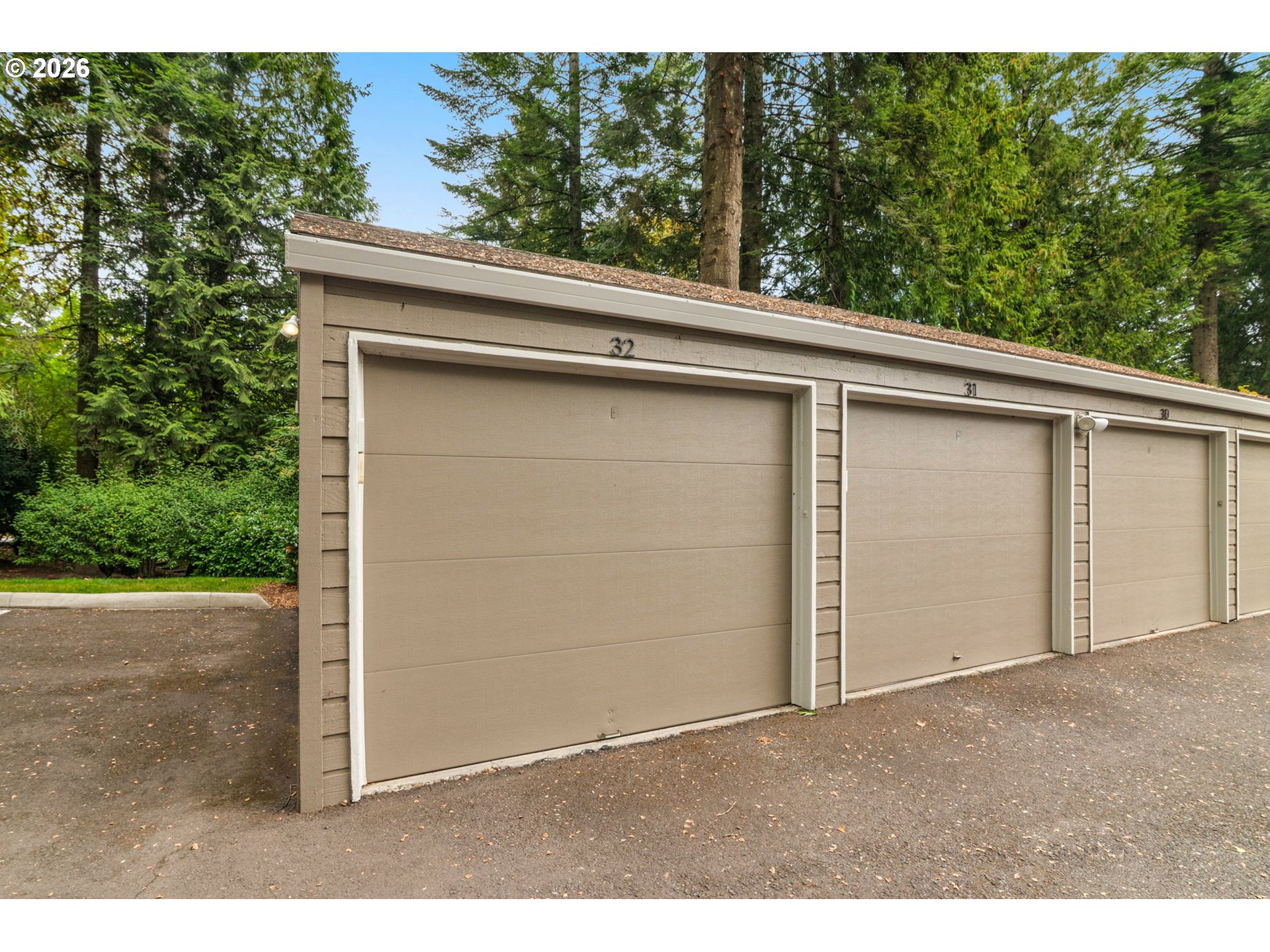 4880 SW SCHOLLS FERRY RD 32