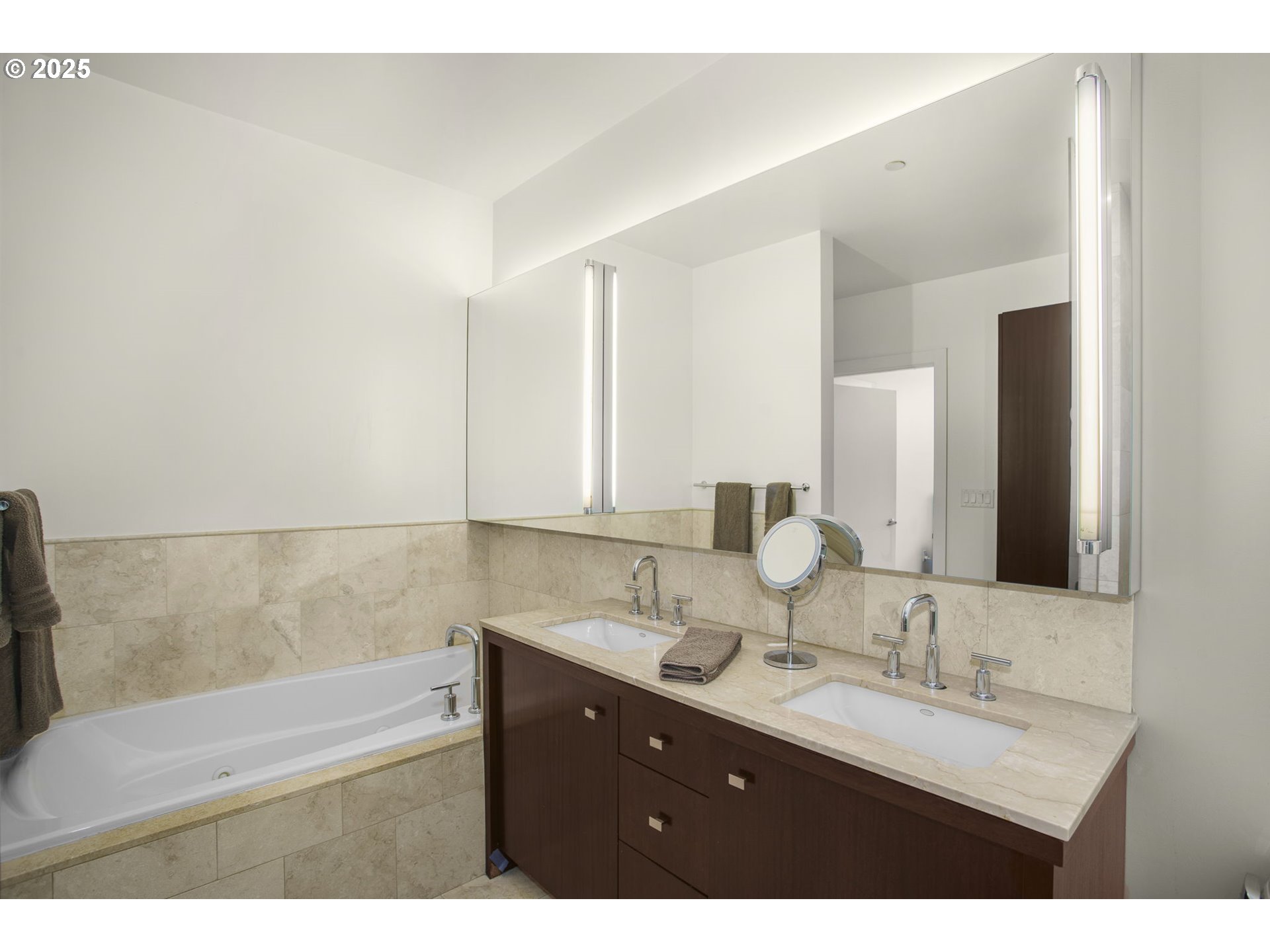 1001 NW LOVEJOY ST 609