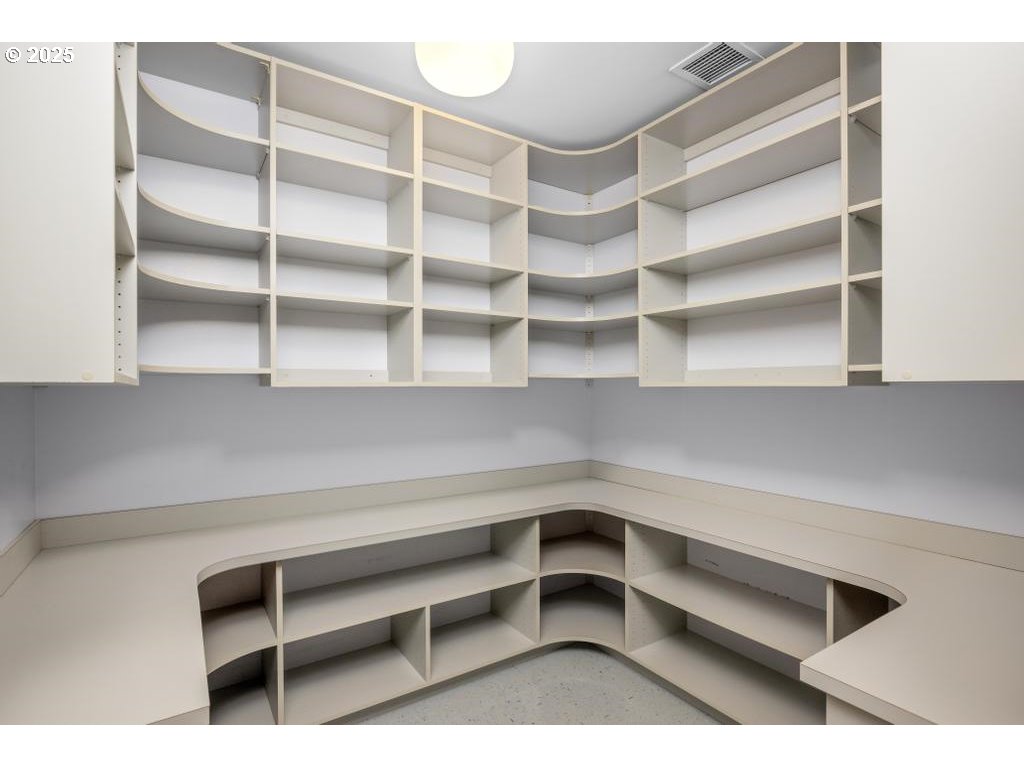 2020 SW MARKET STREET DR 101