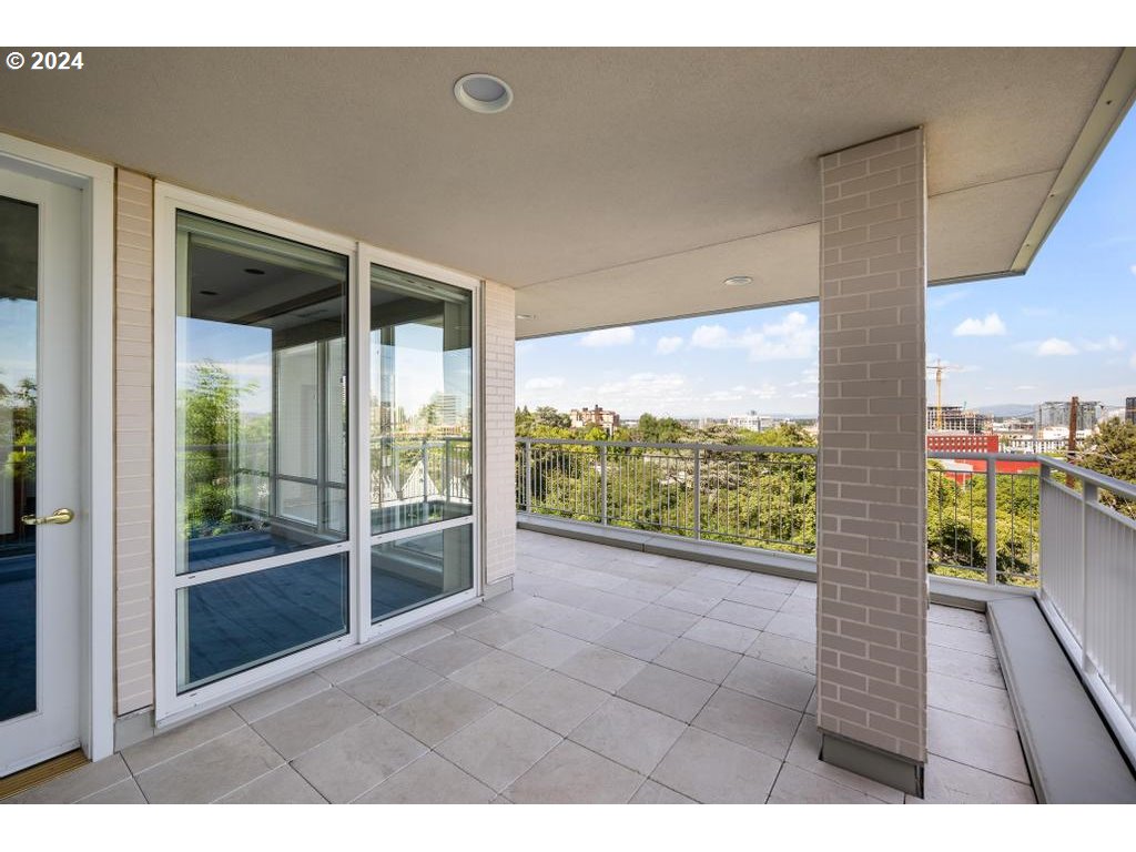 2020 SW MARKET STREET DR 101