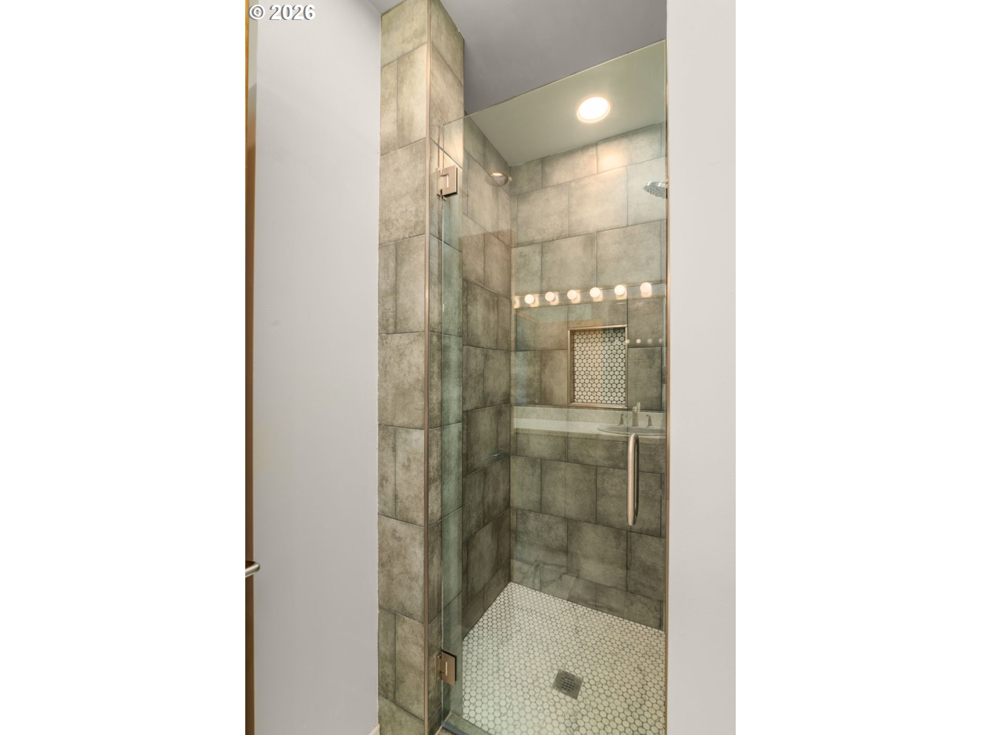 2020 SW MARKET STREET DR 102