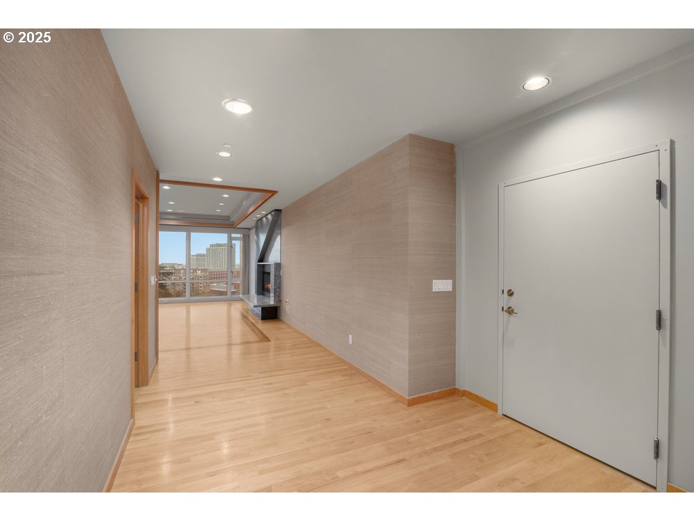 2020 SW MARKET STREET DR 102