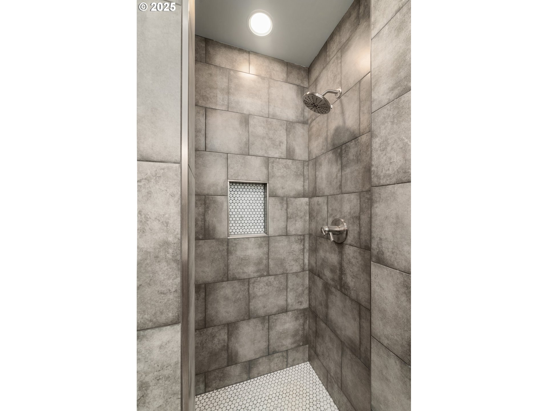 2020 SW MARKET STREET DR 102