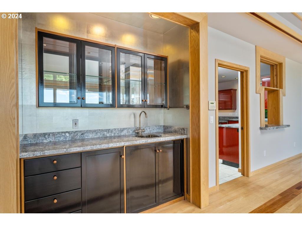 2020 SW MARKET STREET DR 102