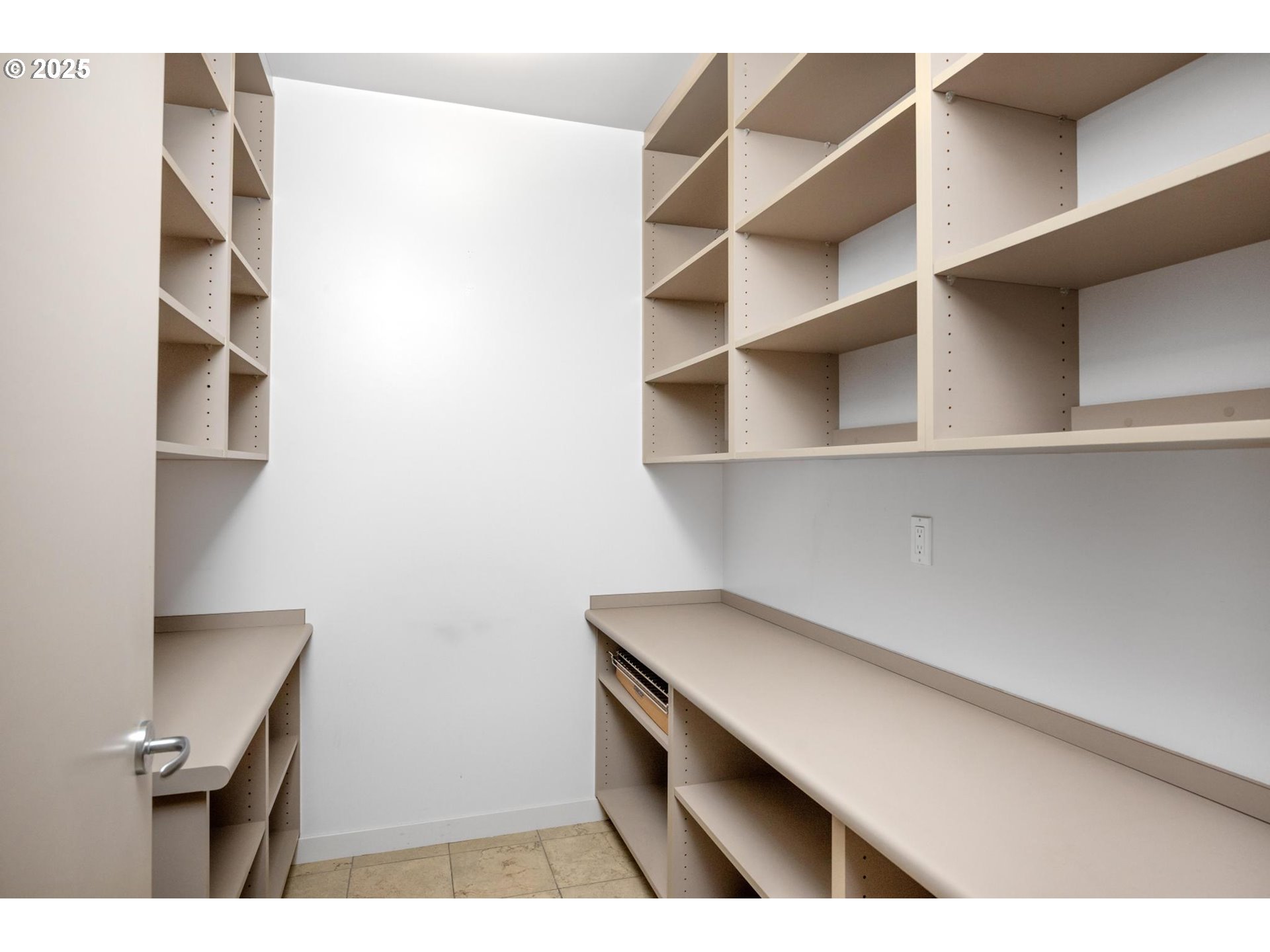 2020 SW MARKET STREET DR 102