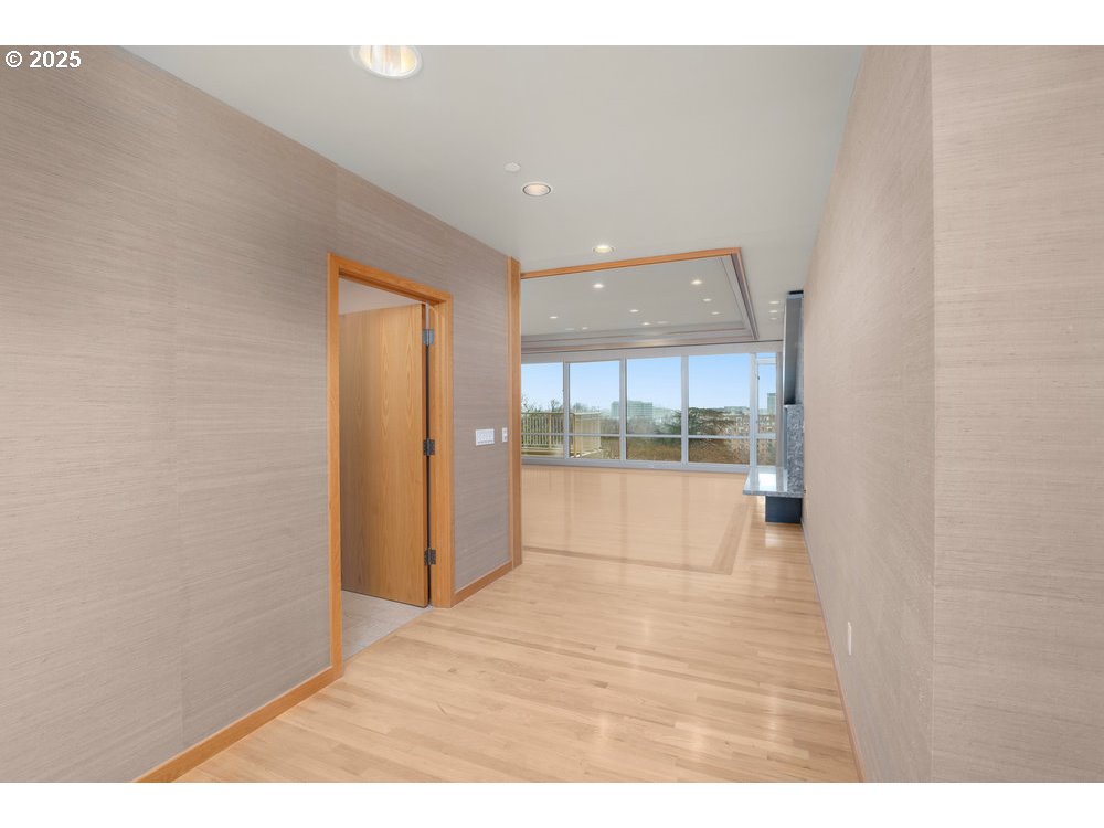 2020 SW MARKET STREET DR 102