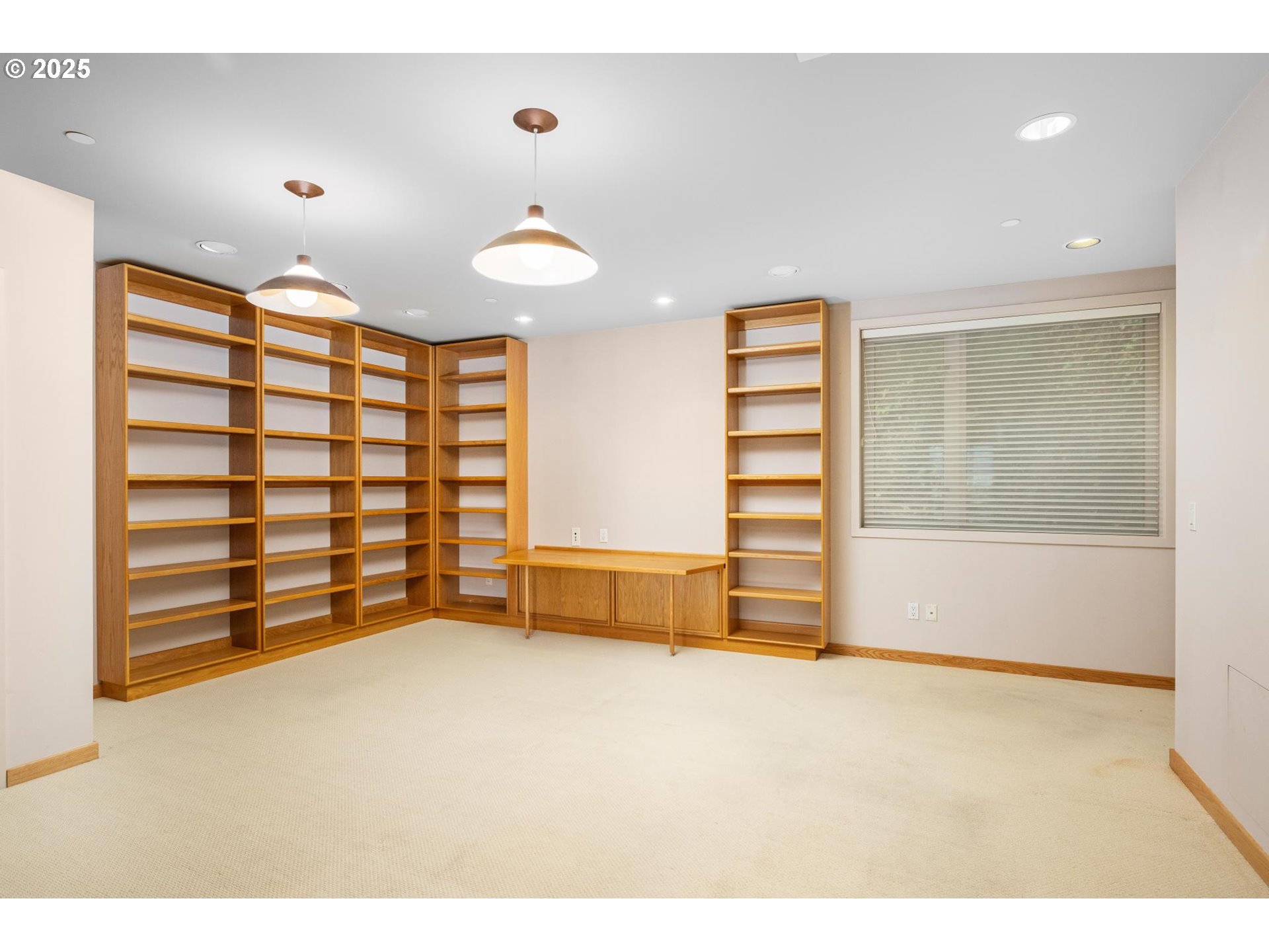 2020 SW MARKET STREET DR 102