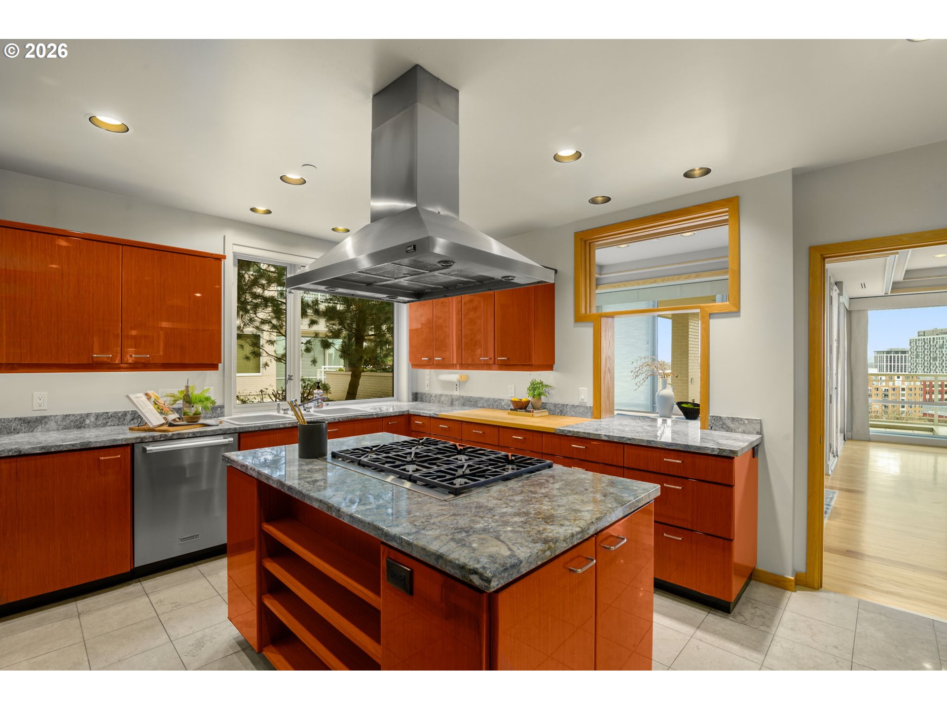 2020 SW MARKET STREET DR 102