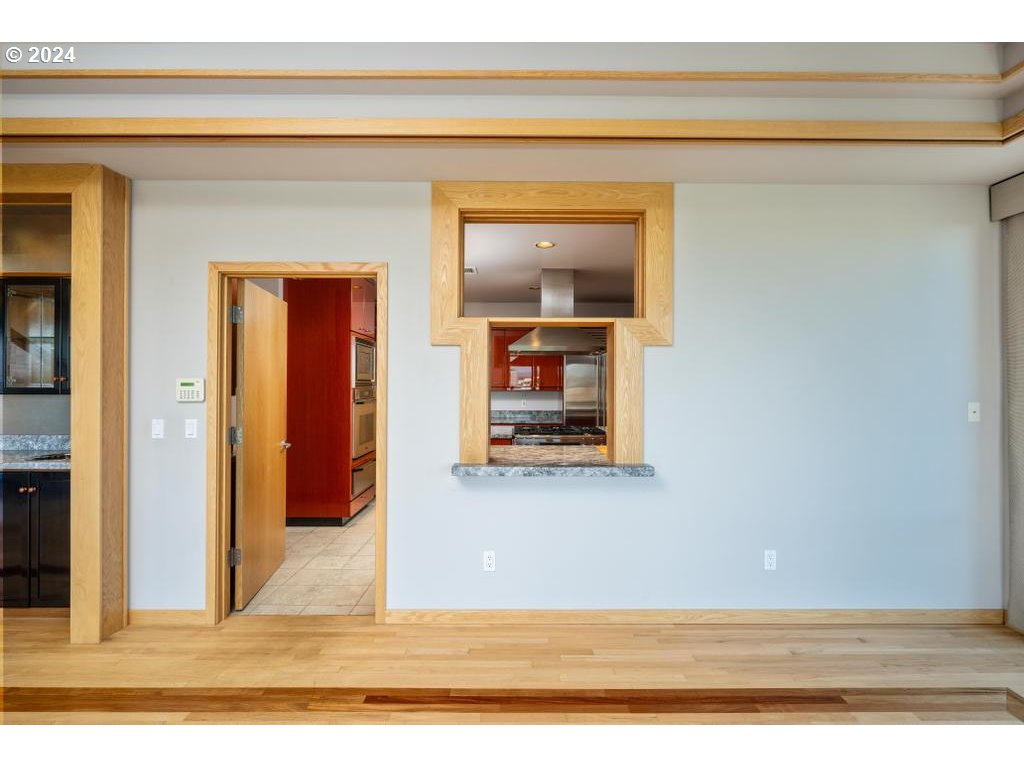 2020 SW MARKET STREET DR 102