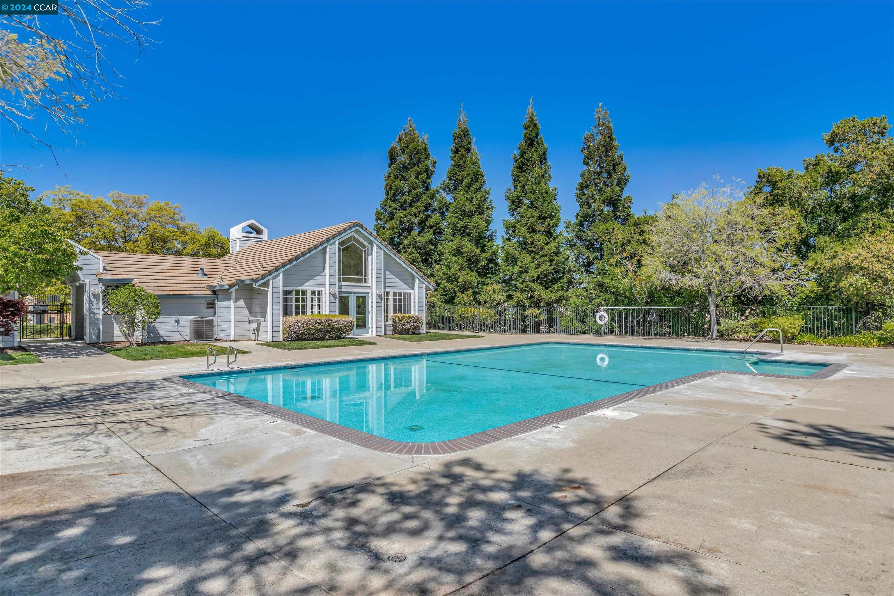 5224 Pebble Glen Dr