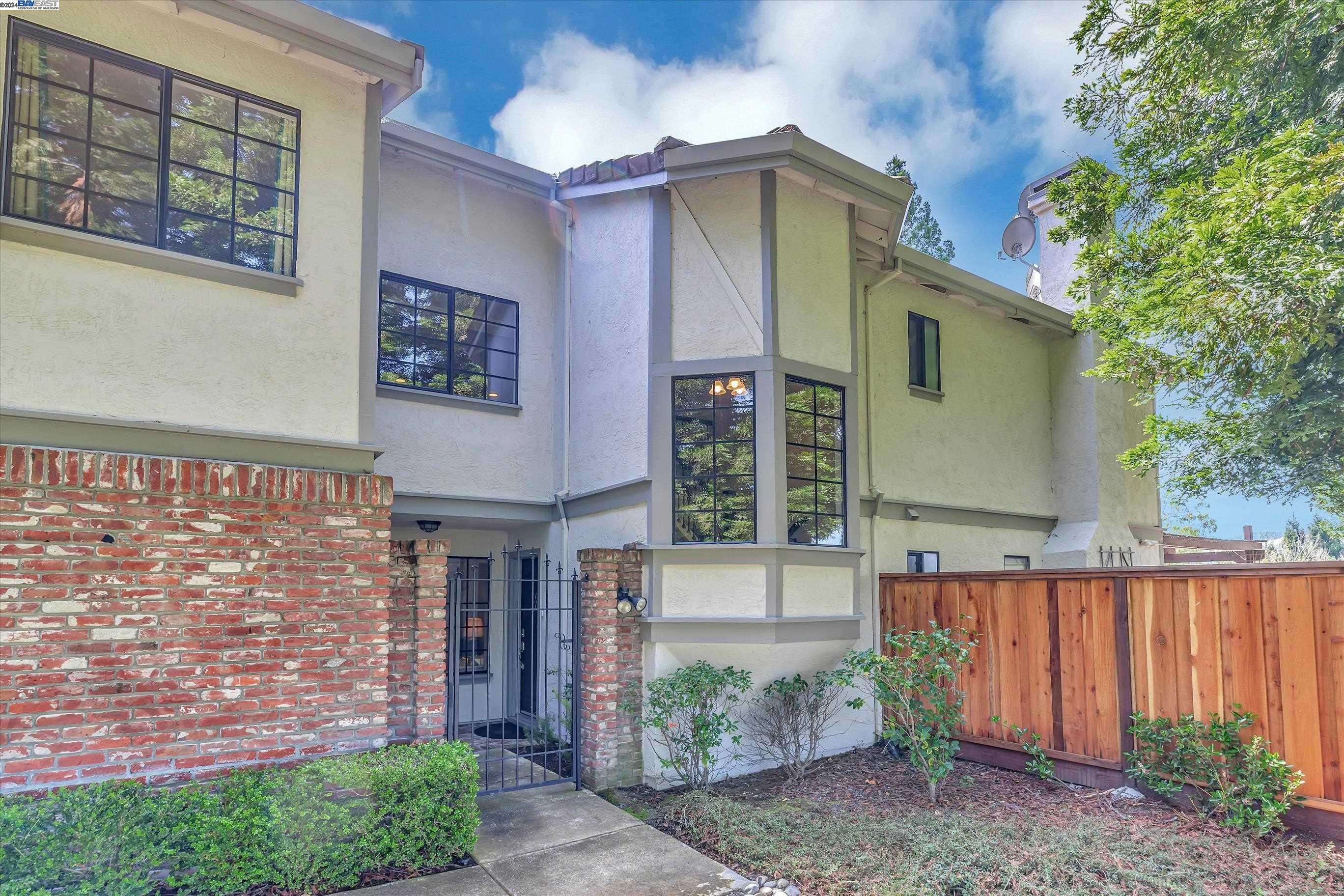 49 Canyon Green Ct