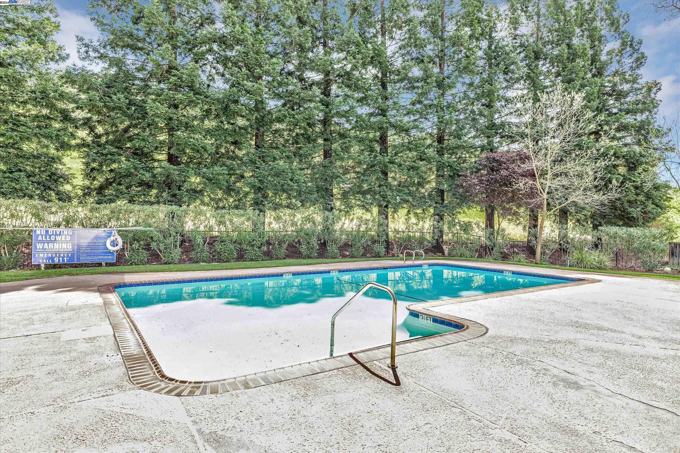 49 Canyon Green Ct