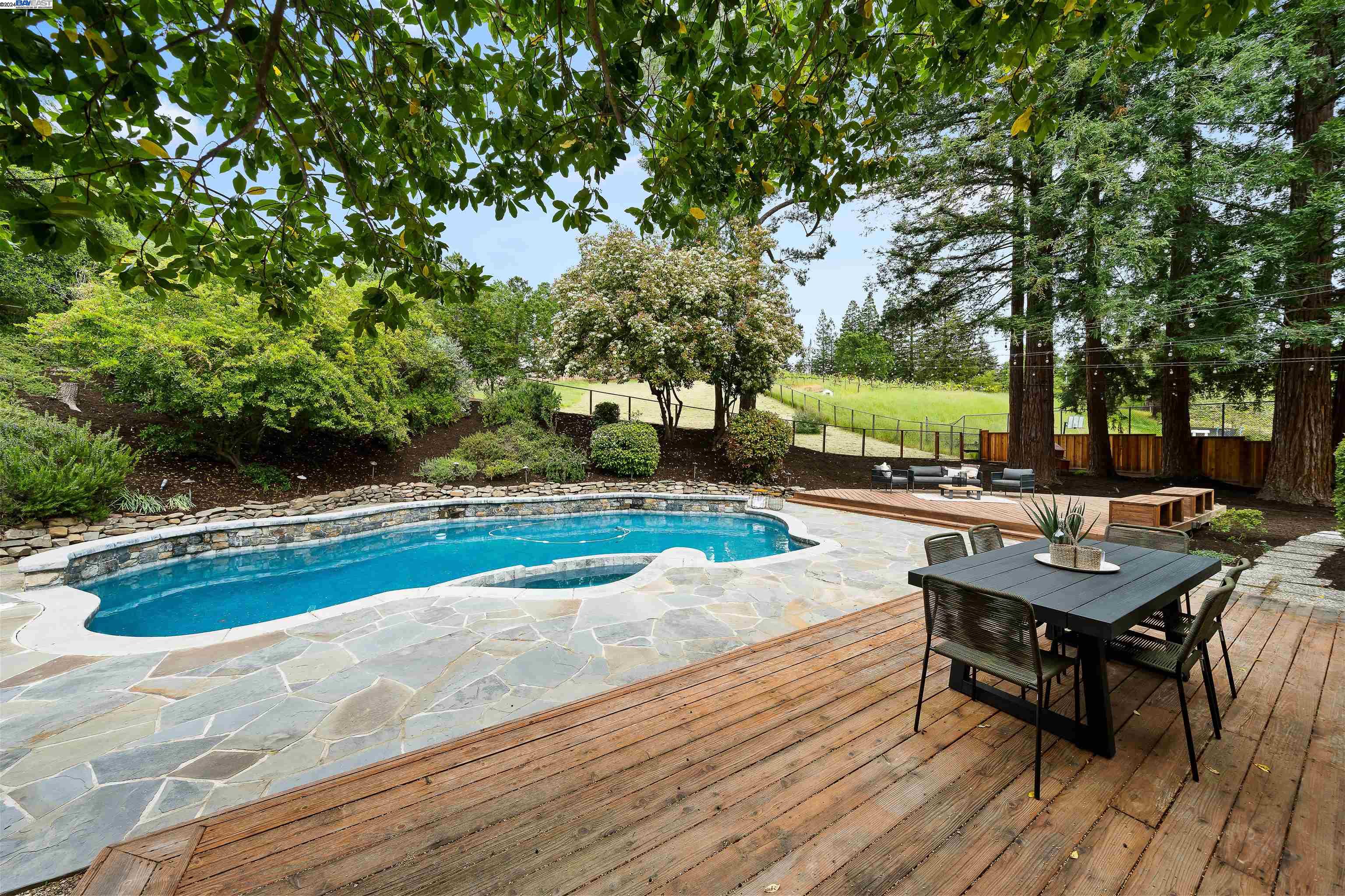 868 Ackerman Dr