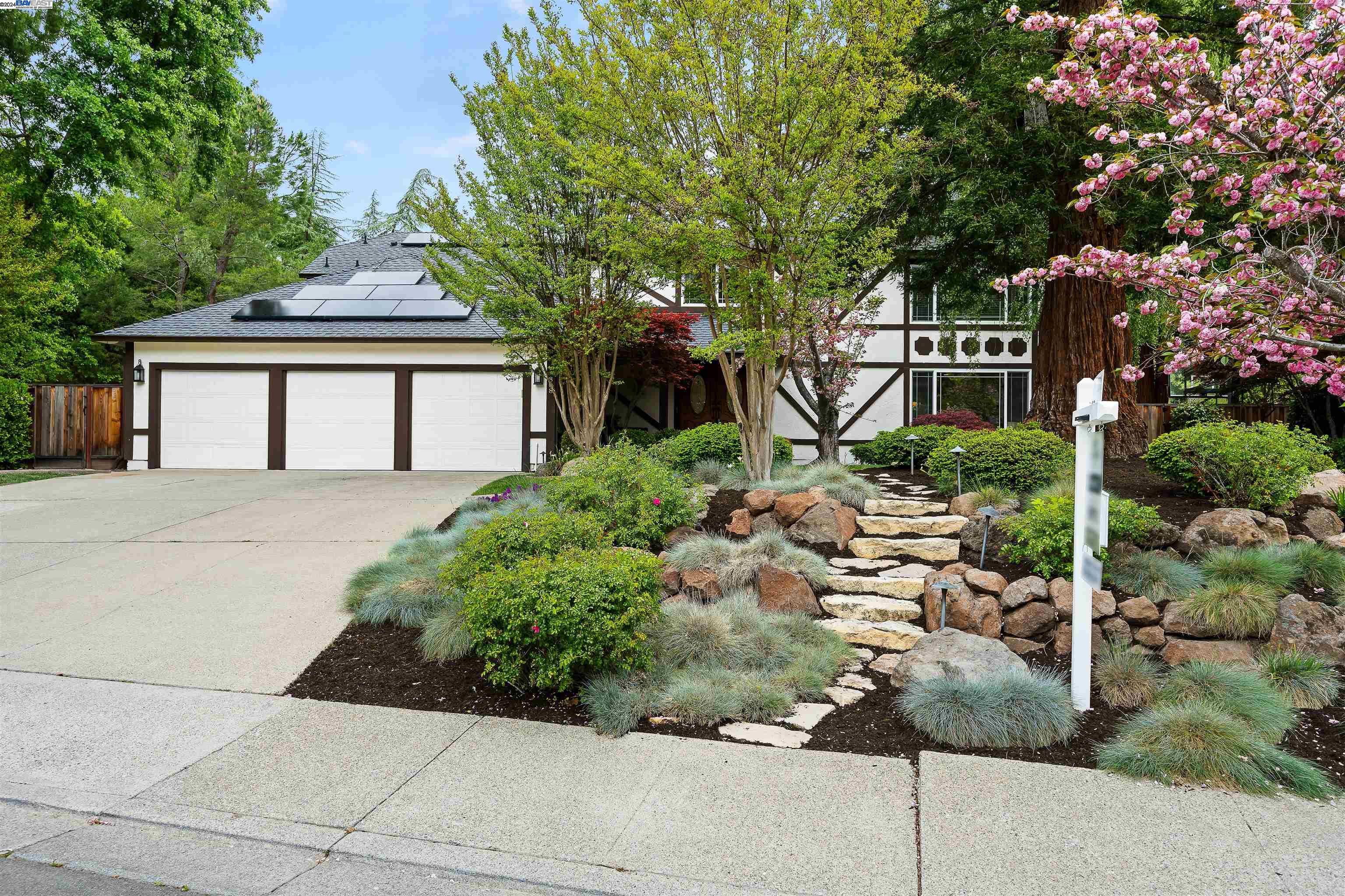 868 Ackerman Dr