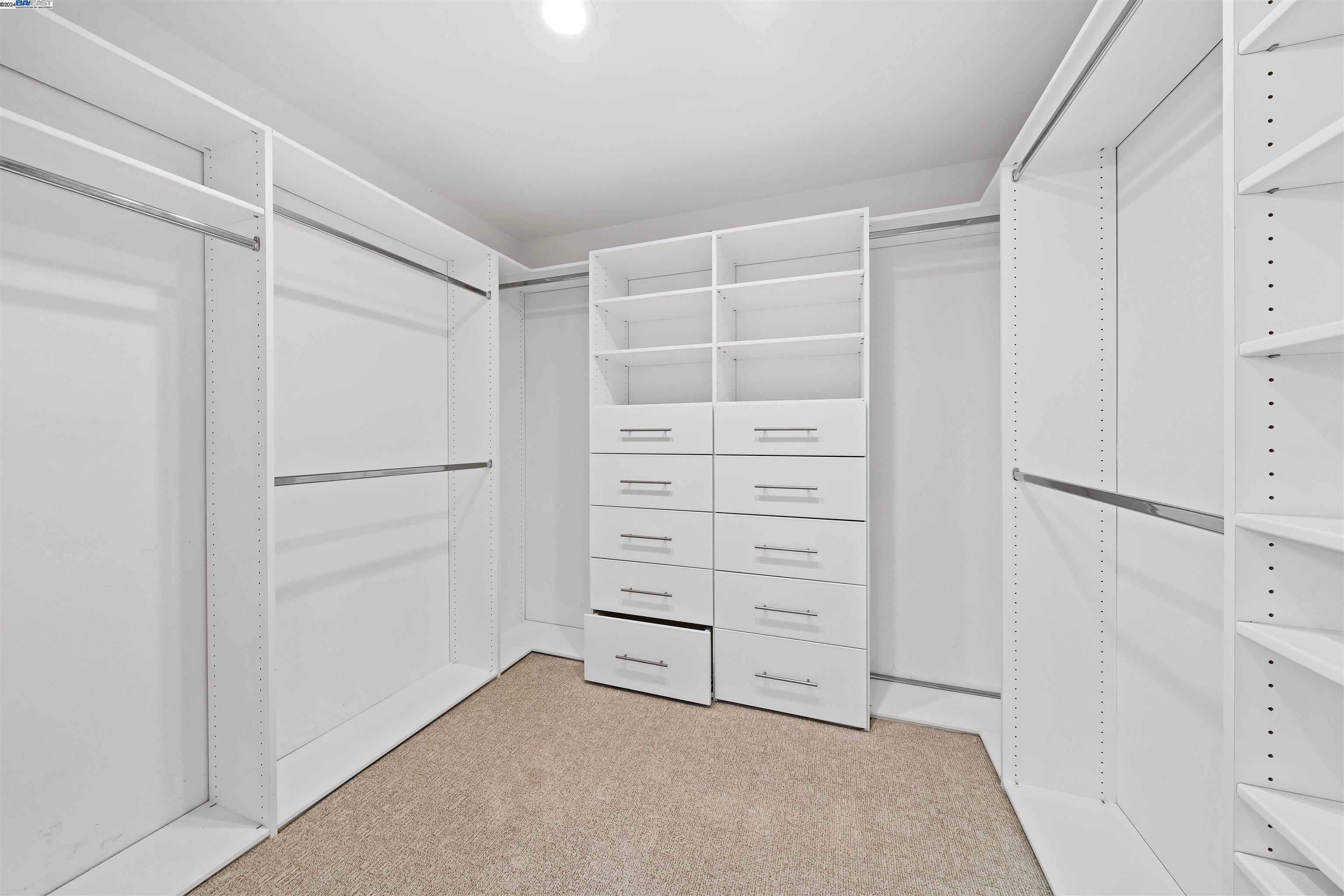 868 Ackerman Dr
