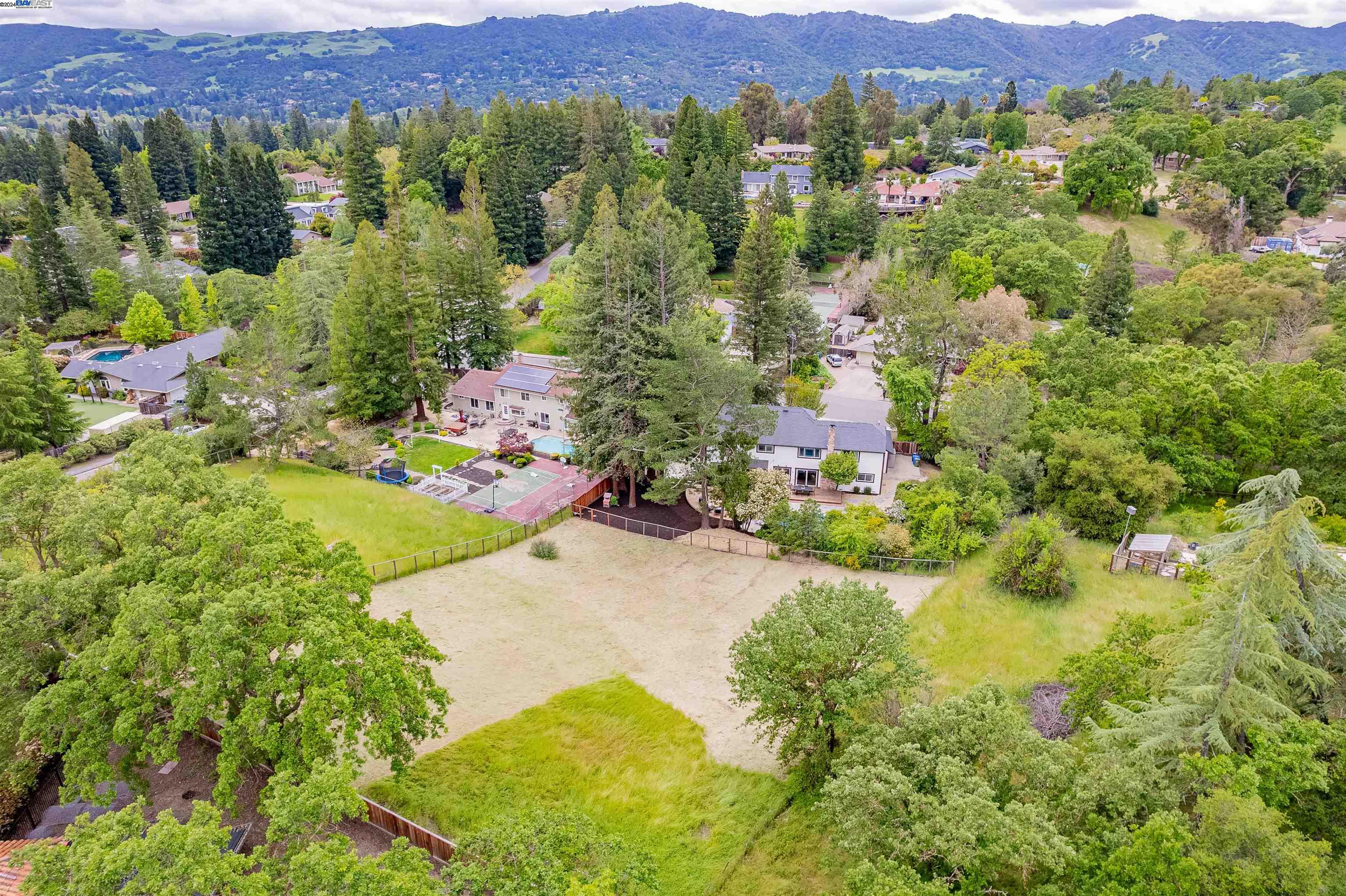 868 Ackerman Dr