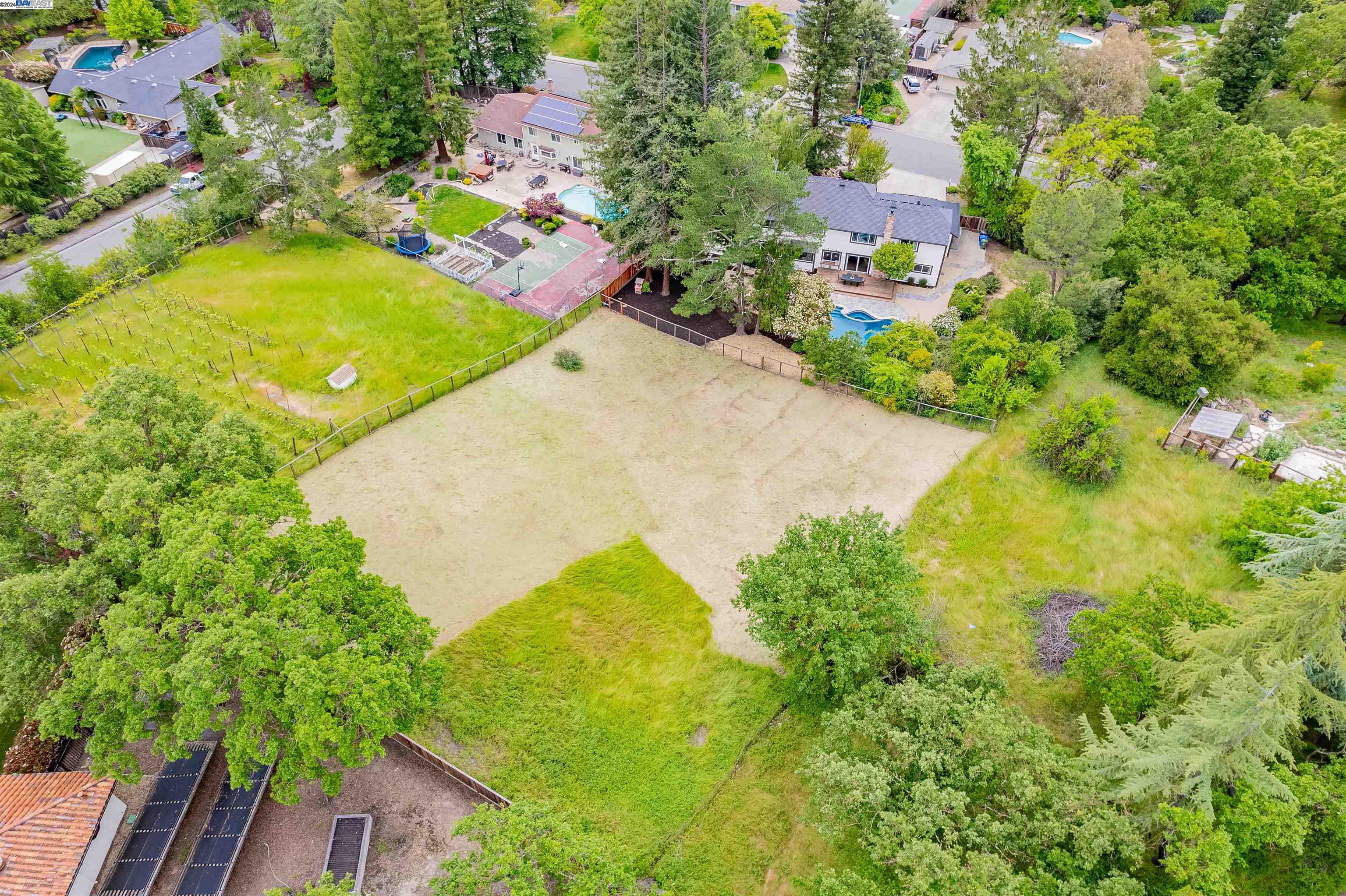 868 Ackerman Dr