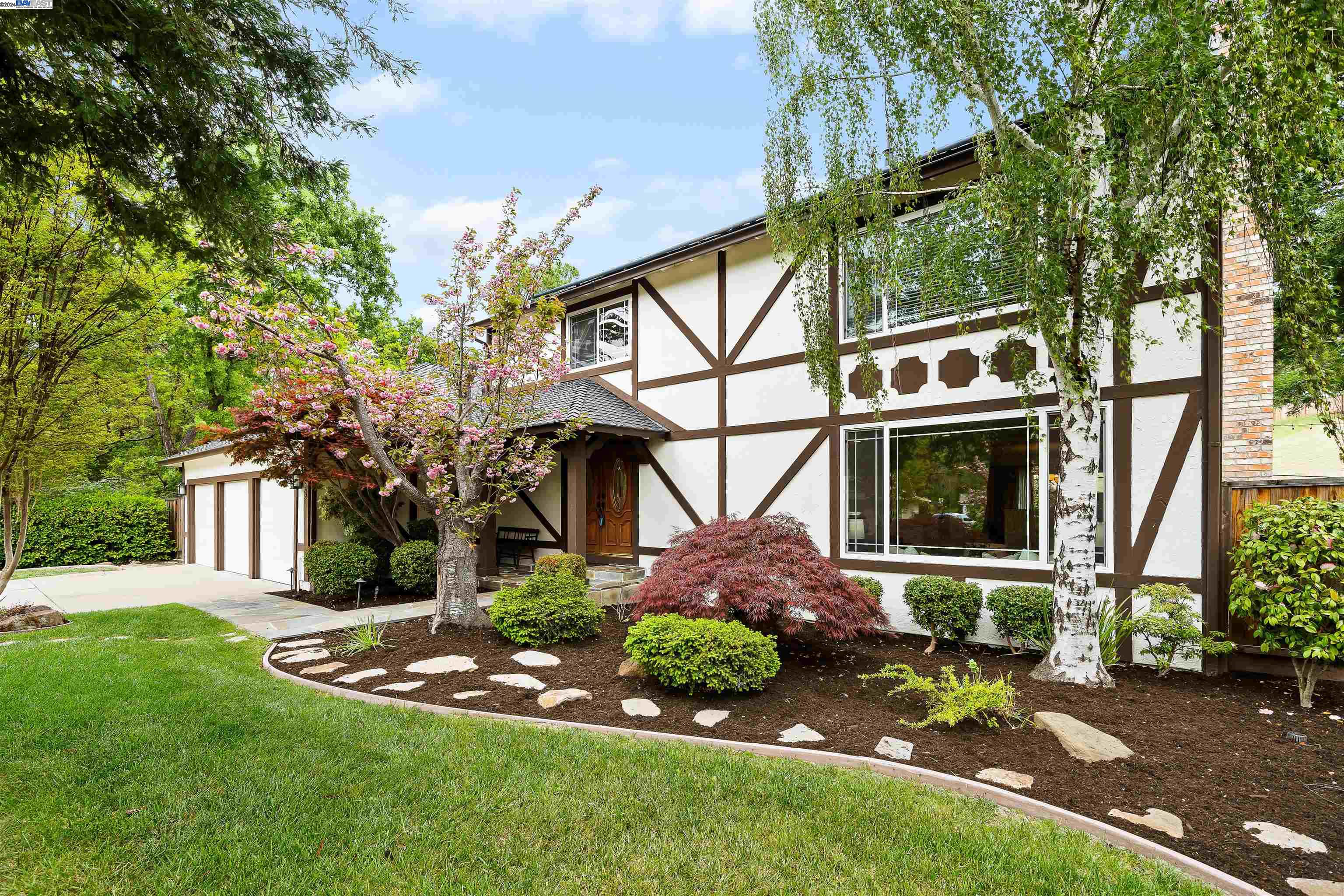 868 Ackerman Dr