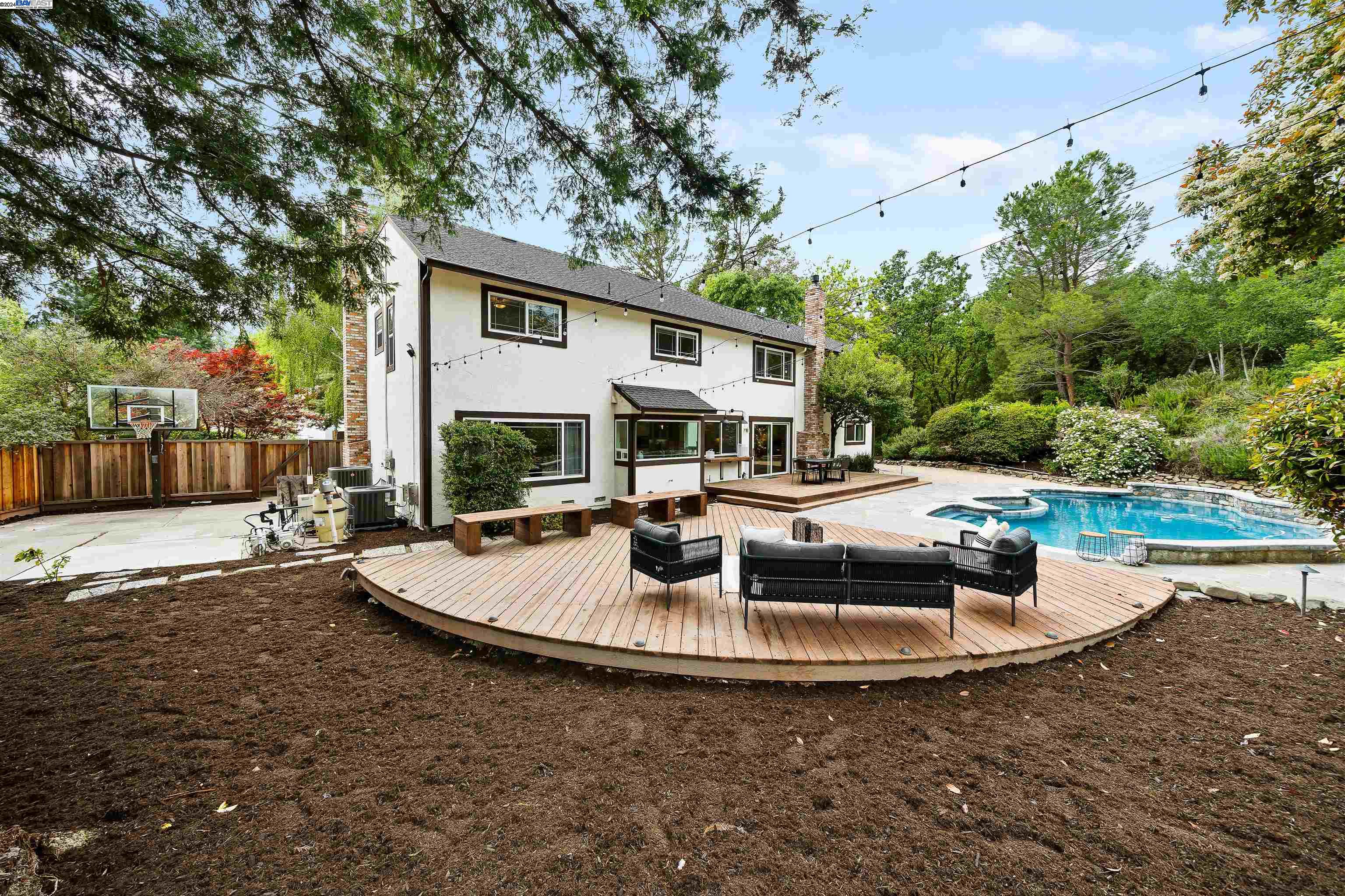 868 Ackerman Dr
