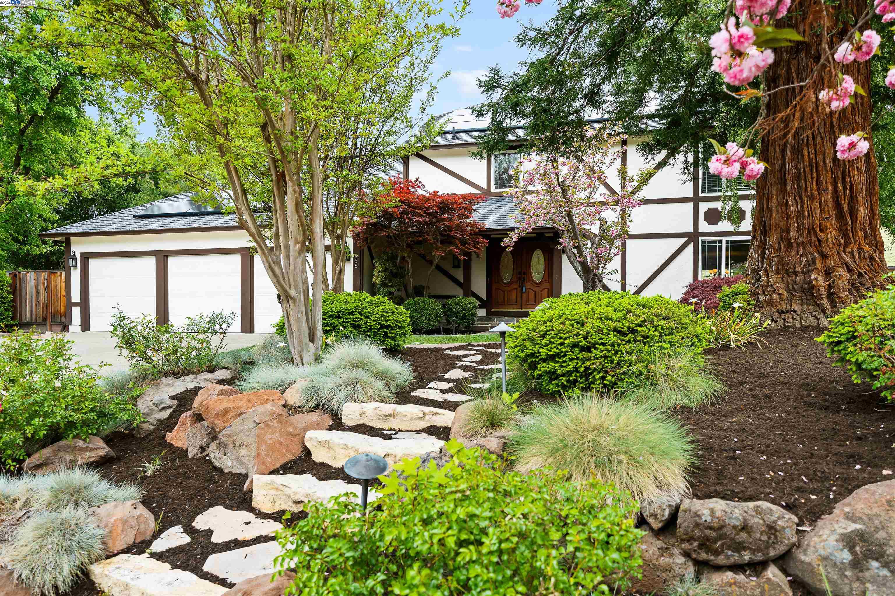 868 Ackerman Dr