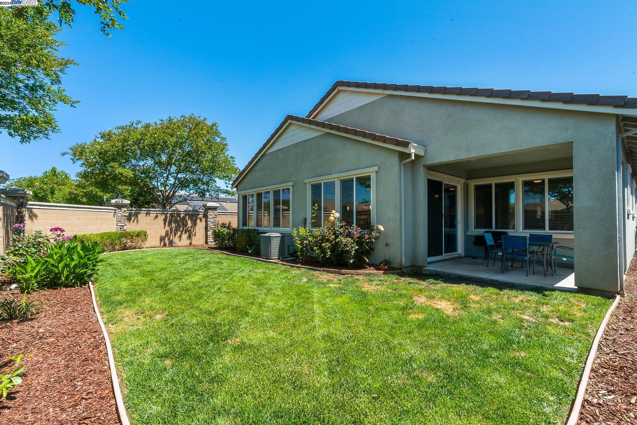 100 Clear Lake Ct