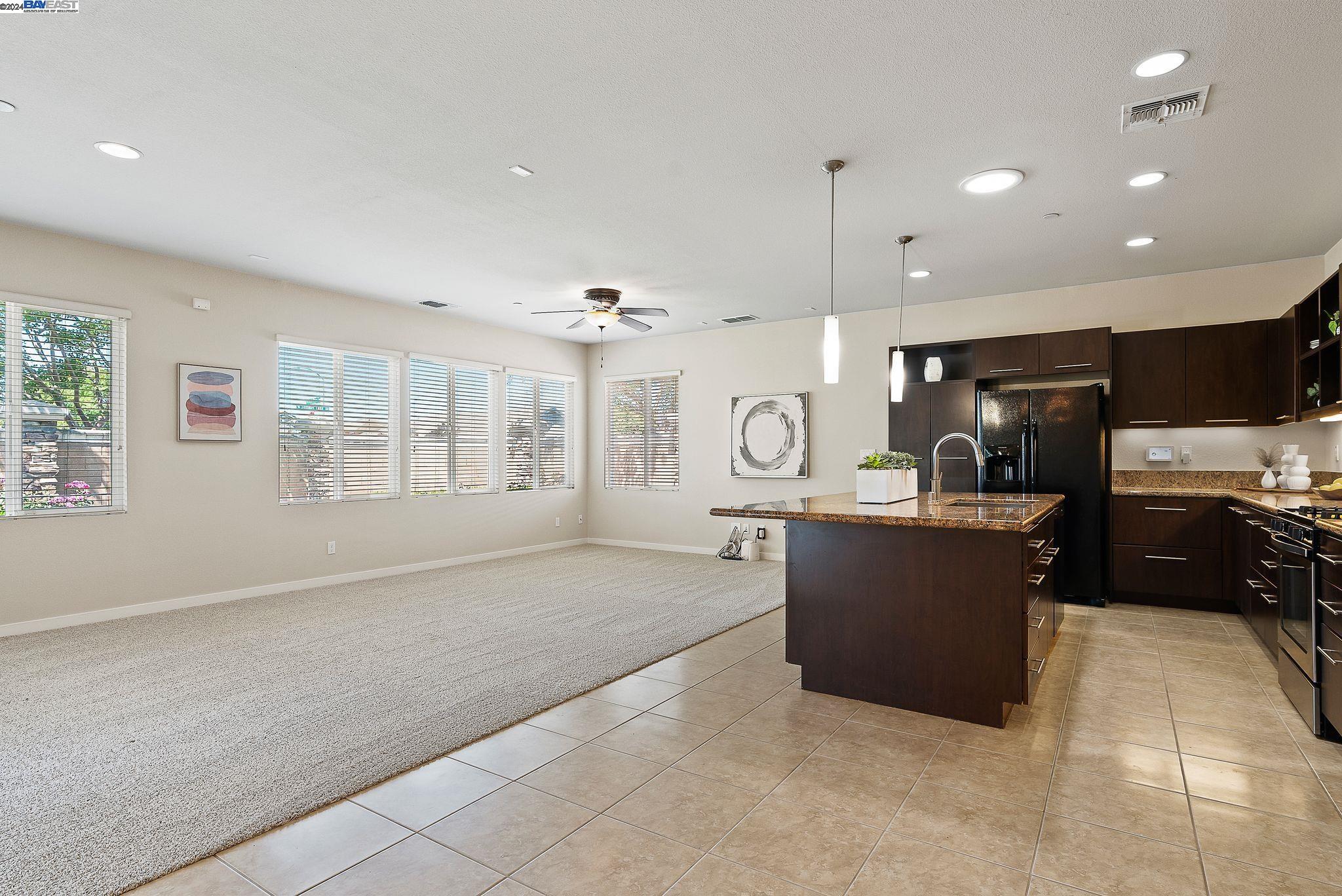 100 Clear Lake Ct