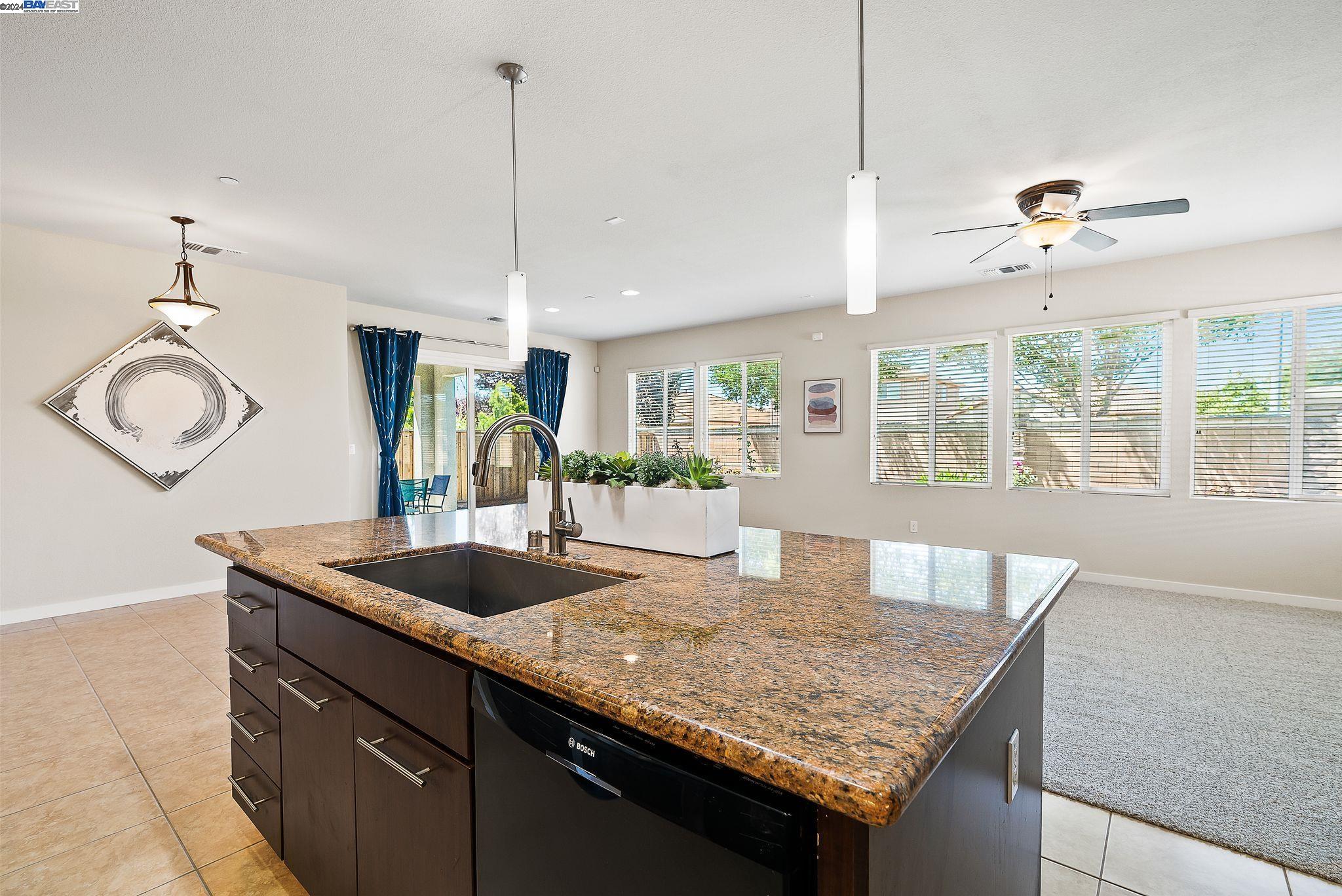 100 Clear Lake Ct