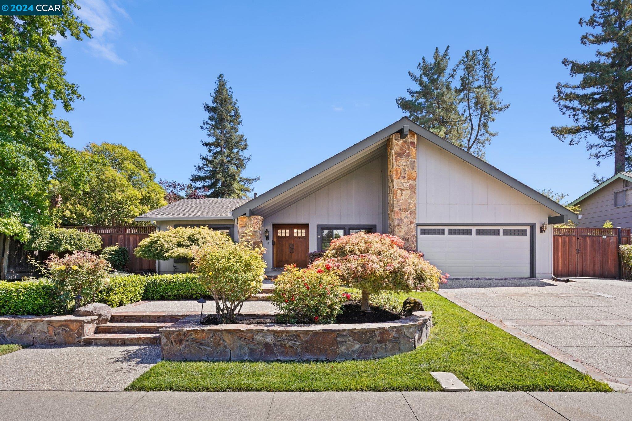 17 Leeds Ct W