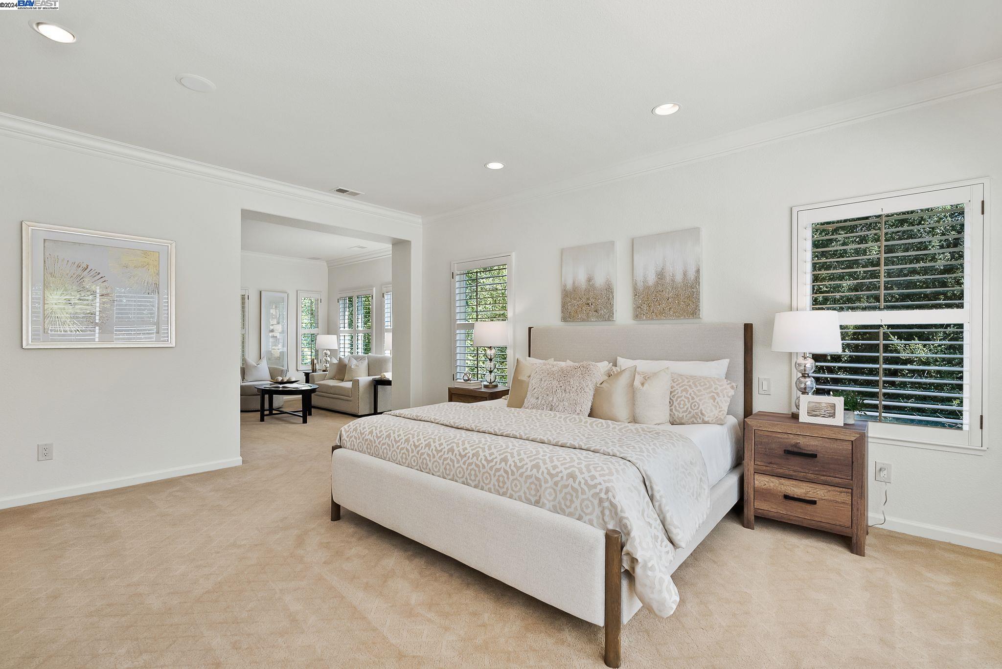 10 Pepperwood Ln